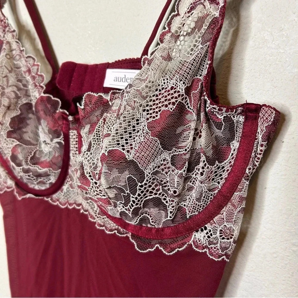 Auden Burgundy Chemise with Underwire and Push Up Padding Size Medium - Picture 6 of 6